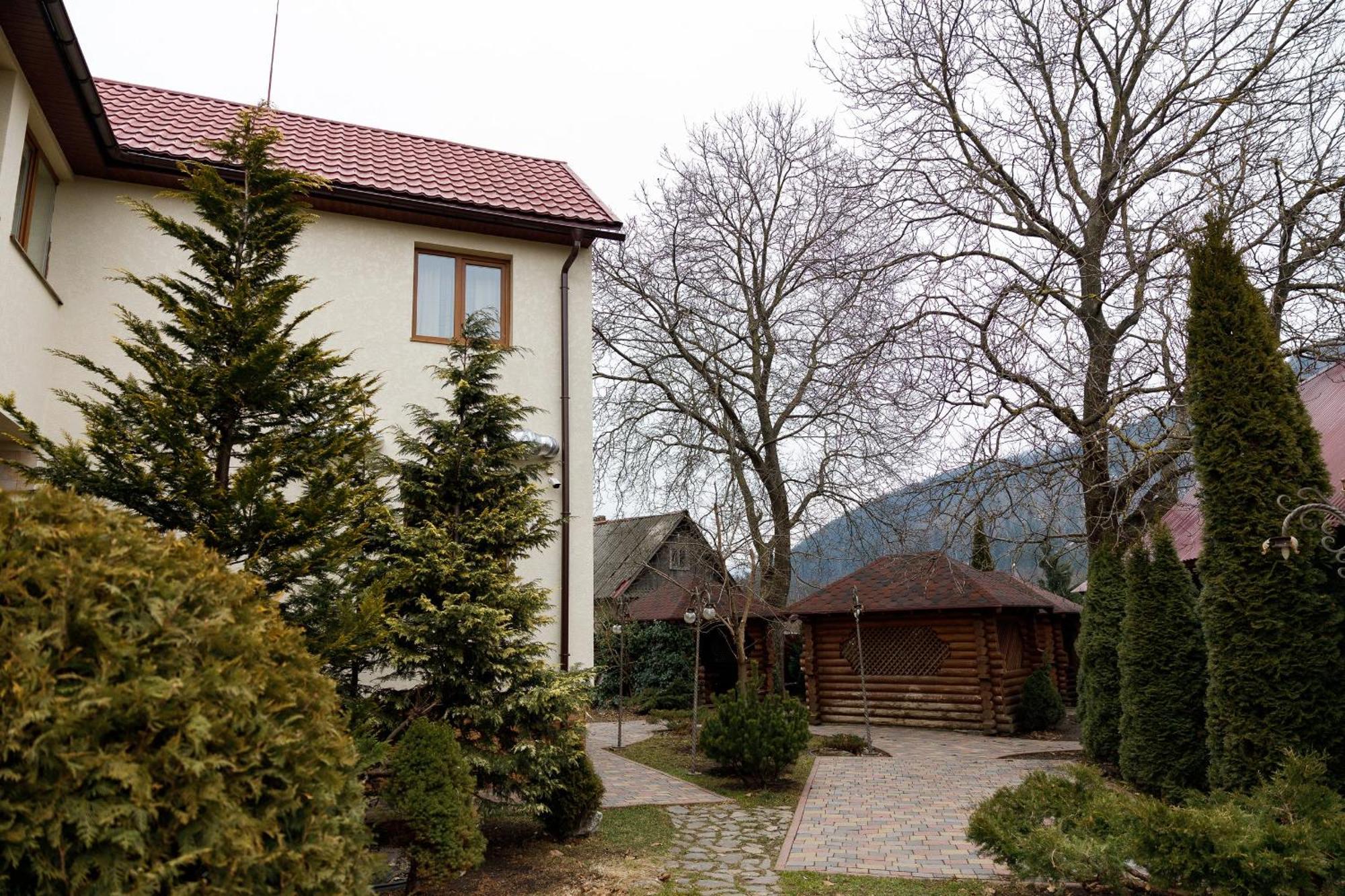 Hotel Gostyniy Dvir Synevir Synewyr Exterior foto