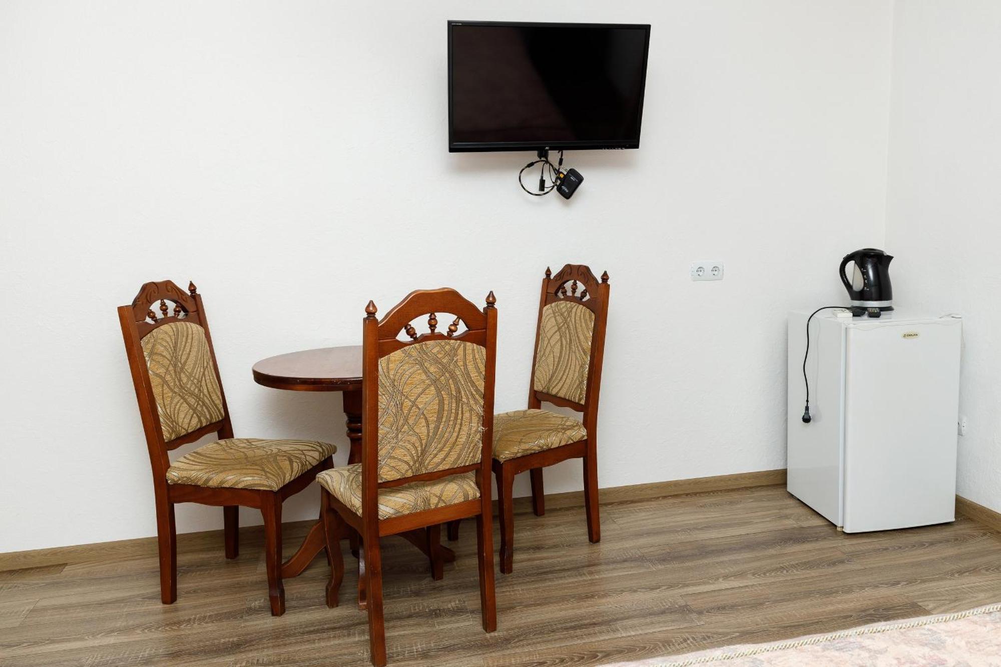 Hotel Gostyniy Dvir Synevir Synewyr Exterior foto