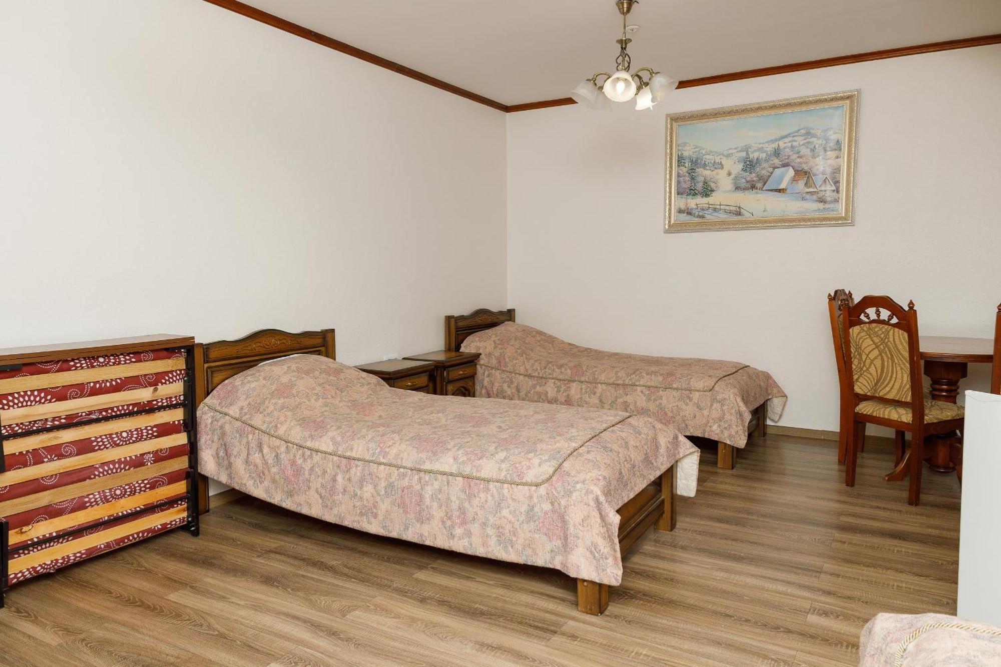 Hotel Gostyniy Dvir Synevir Synewyr Exterior foto